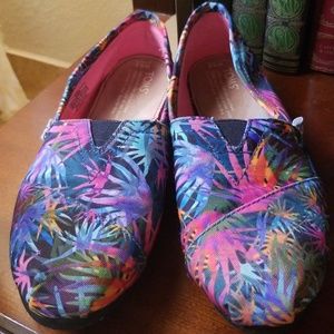 Tom's womens size 6.5